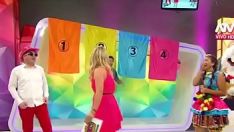 播放 大家好,13 06 16 la puca 和 el cuy 遭受重击,roxana fernandez 让我们看看她的 calz 和 oacut