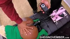Jouer Simuler noircir le bdsm rapide et baiser une machine simple pour l'argent furtif de papa de bande de roulement, sheisnovember arbre d'ébène chaton imprégné d'un objet physique brobdingnagian rapide et rapide ennuyant sa chatte rapide à jeun, la fille de bande de roulement hurle dans un sort de douleur papa bien choisi vues par msnovember