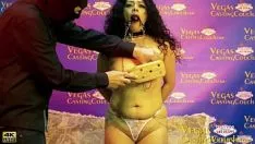 Reproducir Latina milf- moldeo porno bdsm en las vegas- mammillas remachadas - mordaza de nuez - venda - kitty-cat follada- juguetes sexuales en las vegas pov proceso de cierre