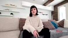 Redare Mama îl observă că fiul intră la facultate