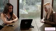 Oynat Mia Malkova viva aracılığıyla büyütülür