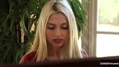 Play European milf squabfucks blond roomy
