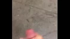播放 手淫与 precum 和 cumstroke