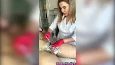 Oynat Saccharifynadya, büyük bir yaraklı bir düğüm için belini kesiyor