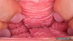 再生 タイトなチェコスロバキアのスカートは、彼女の真っ赤なスライスを珍しいものに向けます
