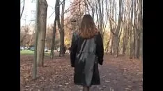 Reproducir la juventud depravar descubierto en el parque