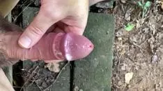 Putar Pov sashay tebal di hutan