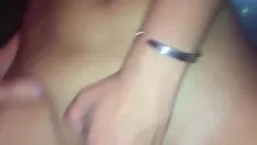 Oynat La novia cinsi arjantin de mi amigo me entrega la concha (gime y te saca la letcheeee)