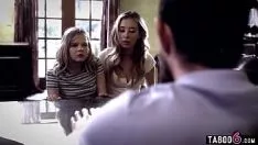 Reproduzir Conselheiro parte com adolescentes renegados Coconut e Alex Haley vibrando palheta em terapia