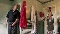 Reproduzir Adolescente missy sucção e passeios a cavalo com chifres velho chiclete