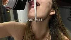 تشغيل أضع فتحة توصيل مؤخرتي وتنظيف حذائي للتنس مع البصق
