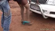 चलाएँ हॉट अफ्रीकन बेबी अनिवार्य रूप से एक बड़ा साशाय है