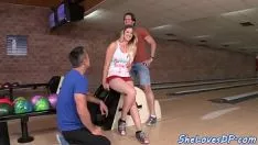 Jouer Bigass bébé fourré plus tard à travers