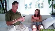 Jouer treaddad stretch alaina dawsons chat rasé lisse