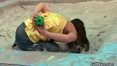 Play Begrime girl goes front oceanic abyss