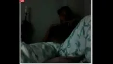 Abspielen Junge schwarze Missy hat Spaß vor der Kamera