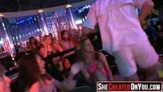Abspielen 43 politische Parteihuren saugen Striptease-Gummischuh 195