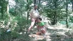 Jouer Papy m'a baisé dans le bois