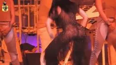 Oynat Rihanna'nın kıçı çok sıcak!!!
