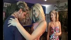 Play Bella lynn and sky taylor in an amazing trio