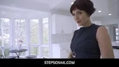 Reproducir Stepson4k - la madrastra cachonda jessica ryan saca su coño para su hijastro