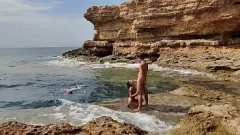 চালান আউটডোর অপেশাদার থ্রিসাম - দানি মার্কো, রিটা ব্লু এবং অ্যালি গেট ওয়াইল্ড অন দ্য সৈকতে
