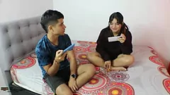 Abspielen Habe meinen Stiefsohn und meine Stieftochter beim Sex erwischt TEIL 1 – Heißer Teenie-Pornostar fickt Stiefvater