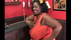 চালান BBW কালো MILF ডিল্ডো এবং বড় মাই দিয়ে নিজেকে আনন্দ দেয়