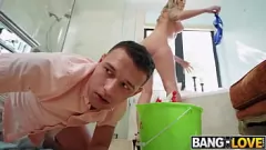 Reproduzir Johnny Love e Reagan Lush no encontro hardcore milf