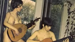 Reproducir Trío retro peludo en las sombras de los 60 de Londres