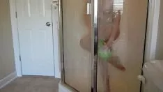 Abspielen Dusche runter