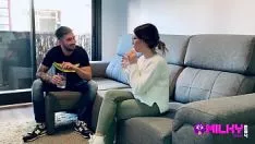 Jouer Est-il doux de jouer et de baiser à travers et à travers le bois de toucher ?. un fan vous explique comment il l'a fait ... front mess upi !!!