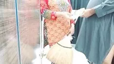 चलाएँ भारतीय नौकरानी आवश्यक रूप से पैसे और गड़बड़ द्वारा एम्बॉस के साथ स्पष्ट दूर ध्वनि गर्म सेक्स फैल सेम